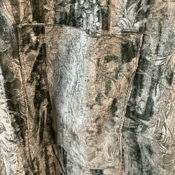 NWT Velvet top - Picture 4 of 10